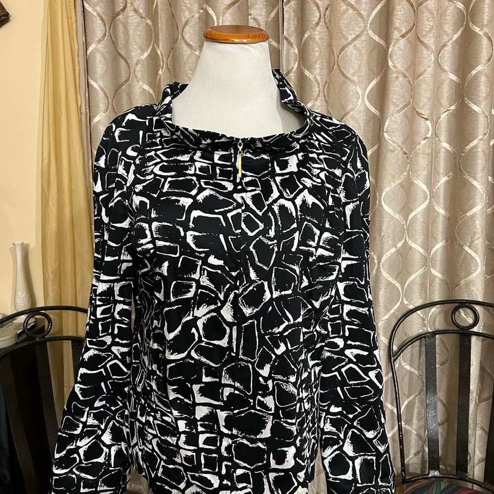 St. John Black and White Abstract Blouse